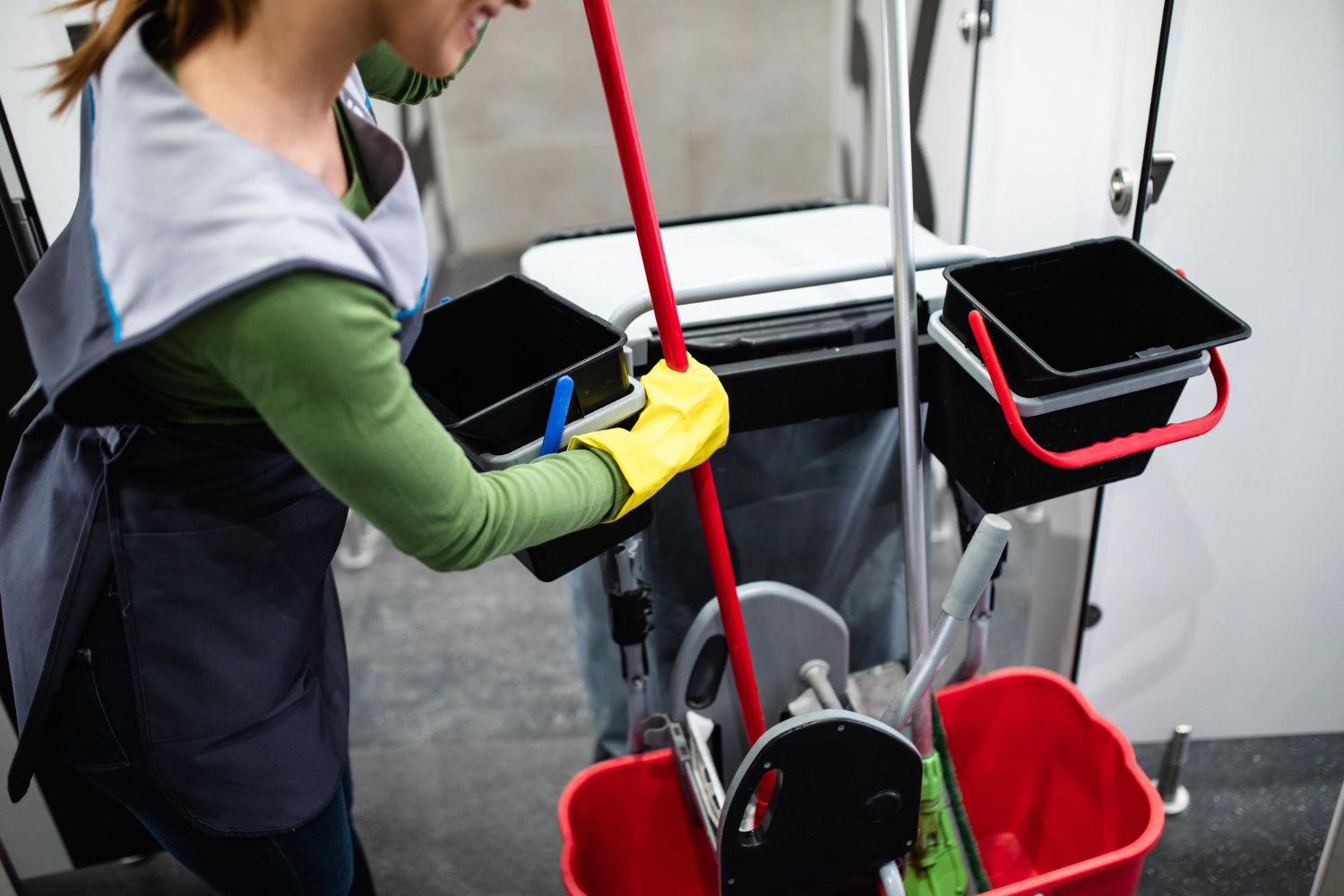 Sprzątanie wspólnot mieszkaniowych i osiedli